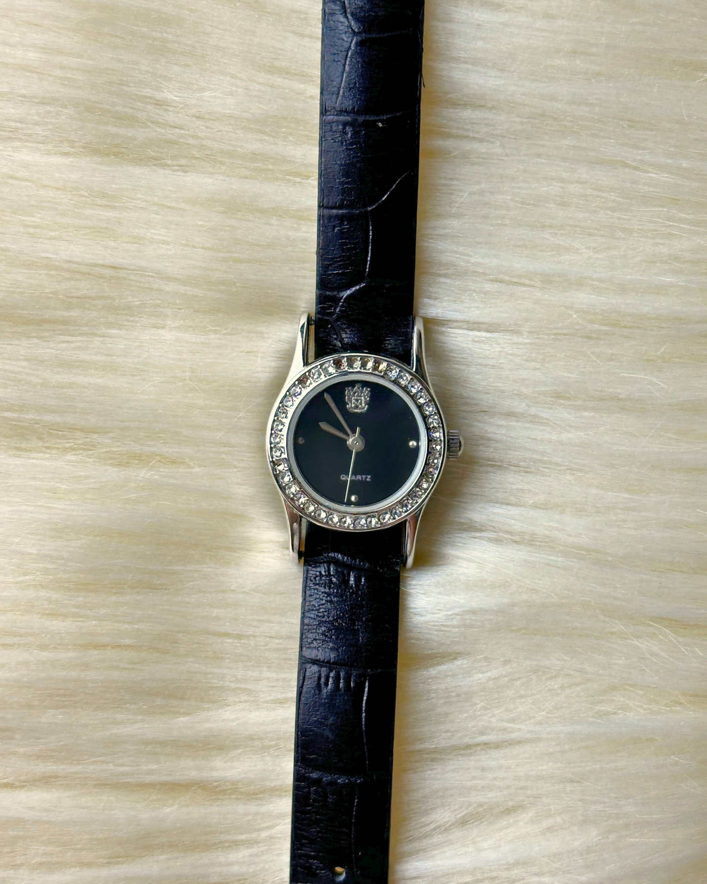 Vintage Ladies’ Silver-Tone Crystal Bezel Quartz Watch – Black Dial