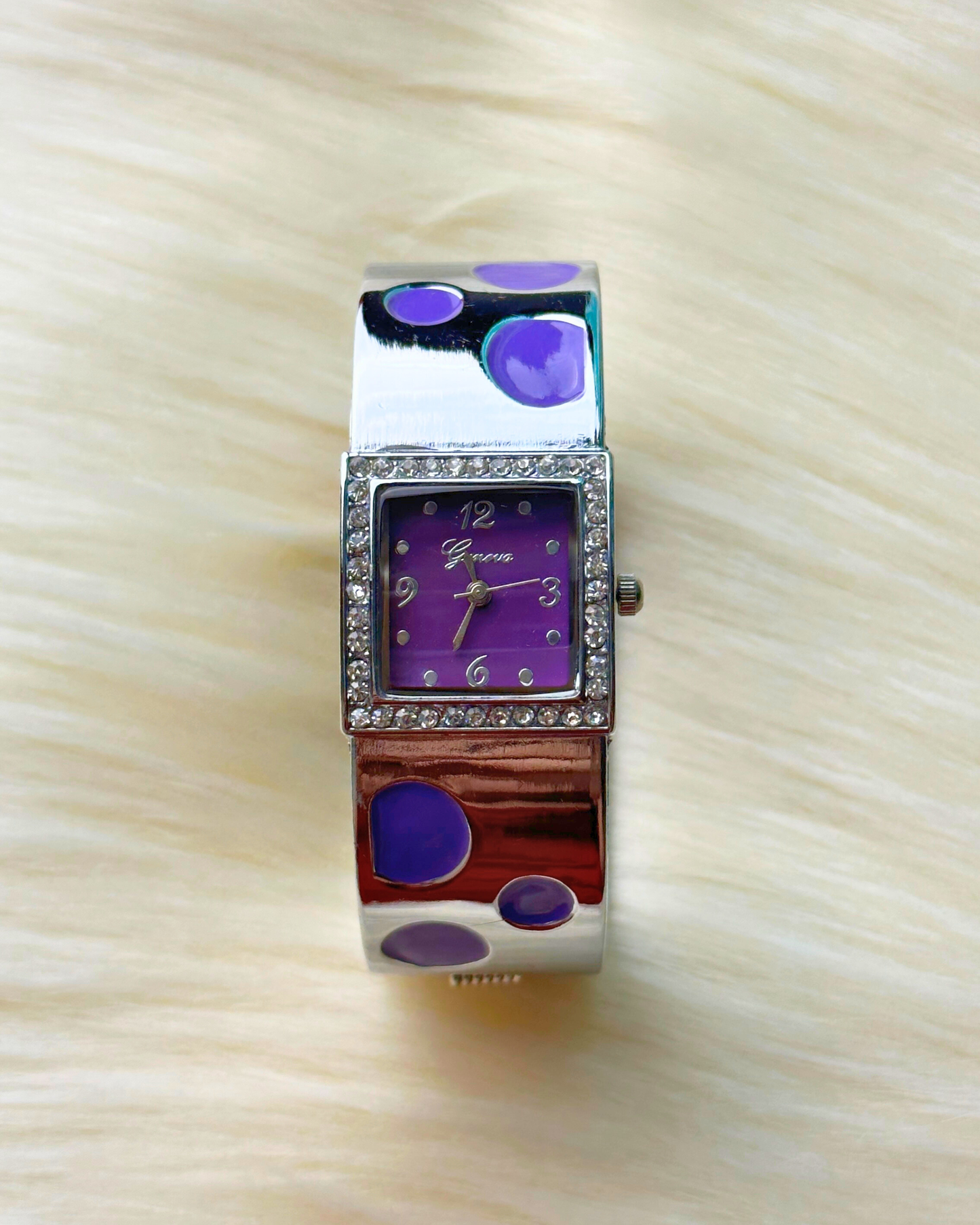 Vintage Geneva Ladies’ Silver-Tone Crystal Bangle Quartz Watch – Purple Dial
