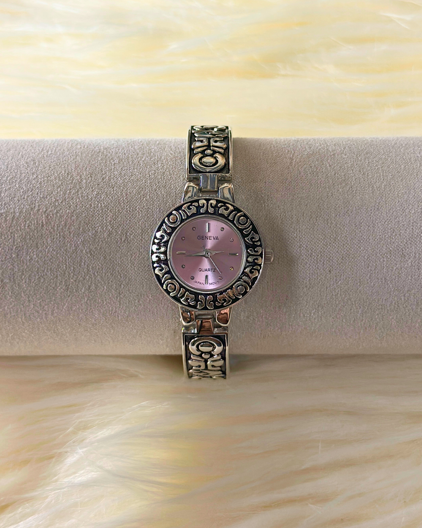 Vintage Geneva Ladies’ Silver-Tone Ornate Bangle Quartz Watch – Pink Dial