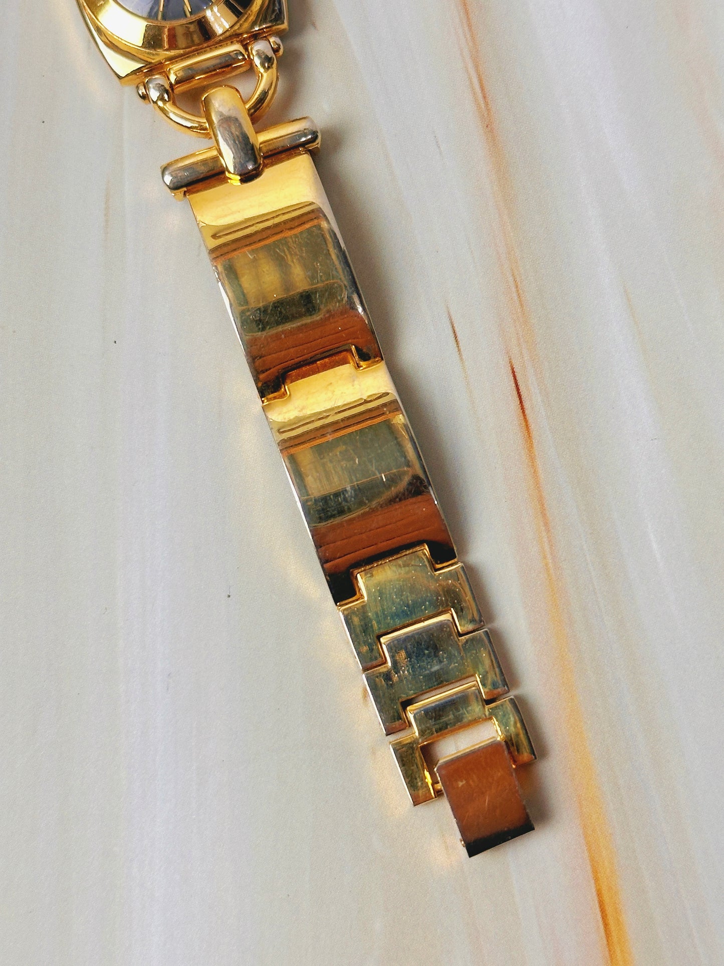 Collezio Ladies Watch – Gold Tone – Black Dial – Bracelet Style