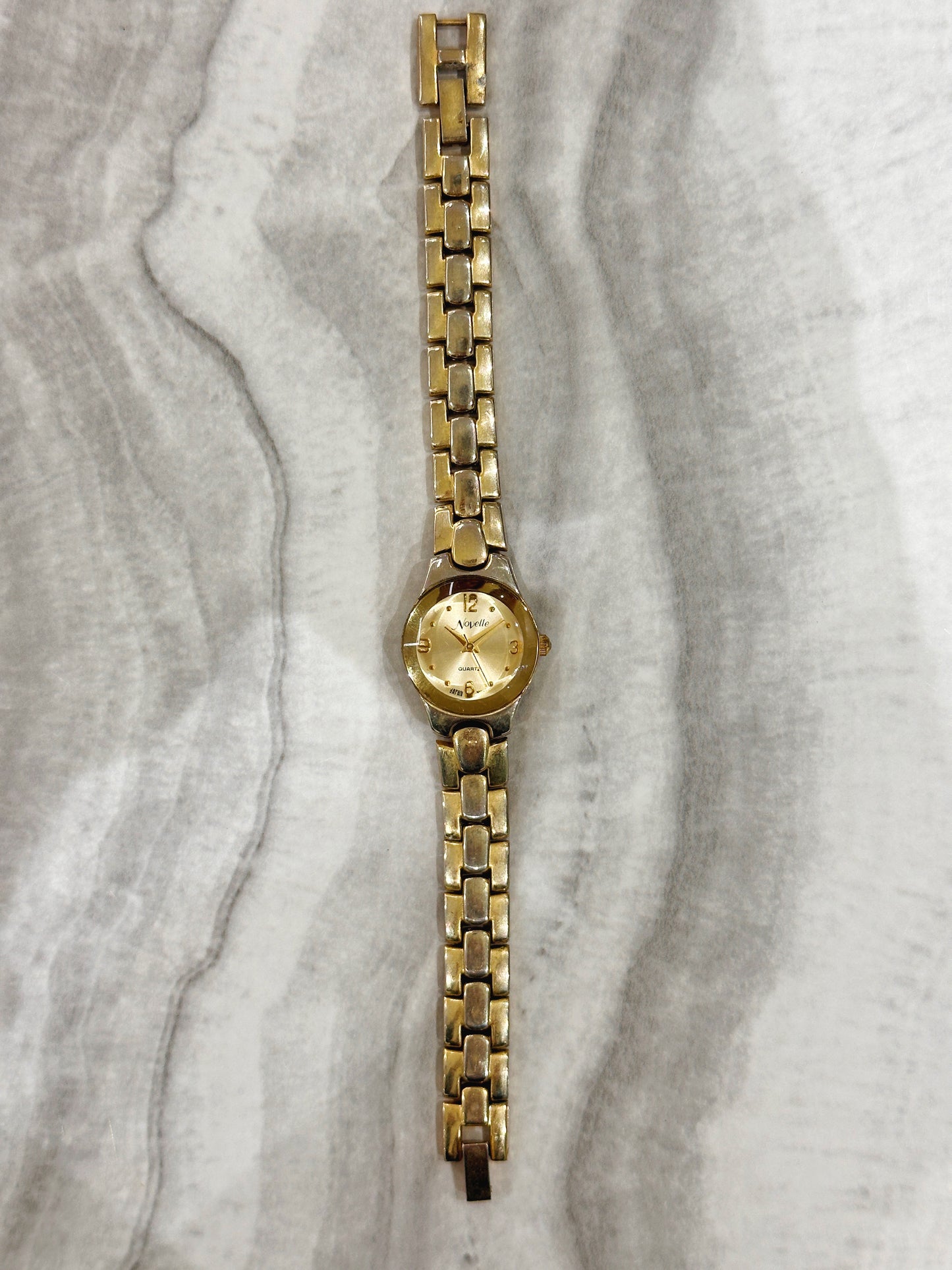Novelle Quartz Watch – Gold-Tone Dial with Two-Tone Bracelet (Japan Movt, WR 30M)