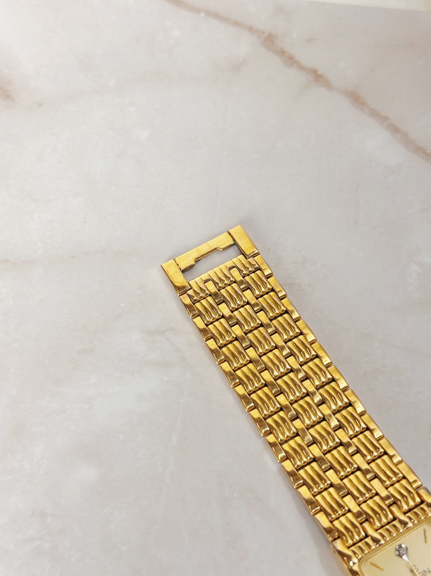 Elgin Diamond Quartz Gold-Tone Rectangular Watch – Classic Dress Style