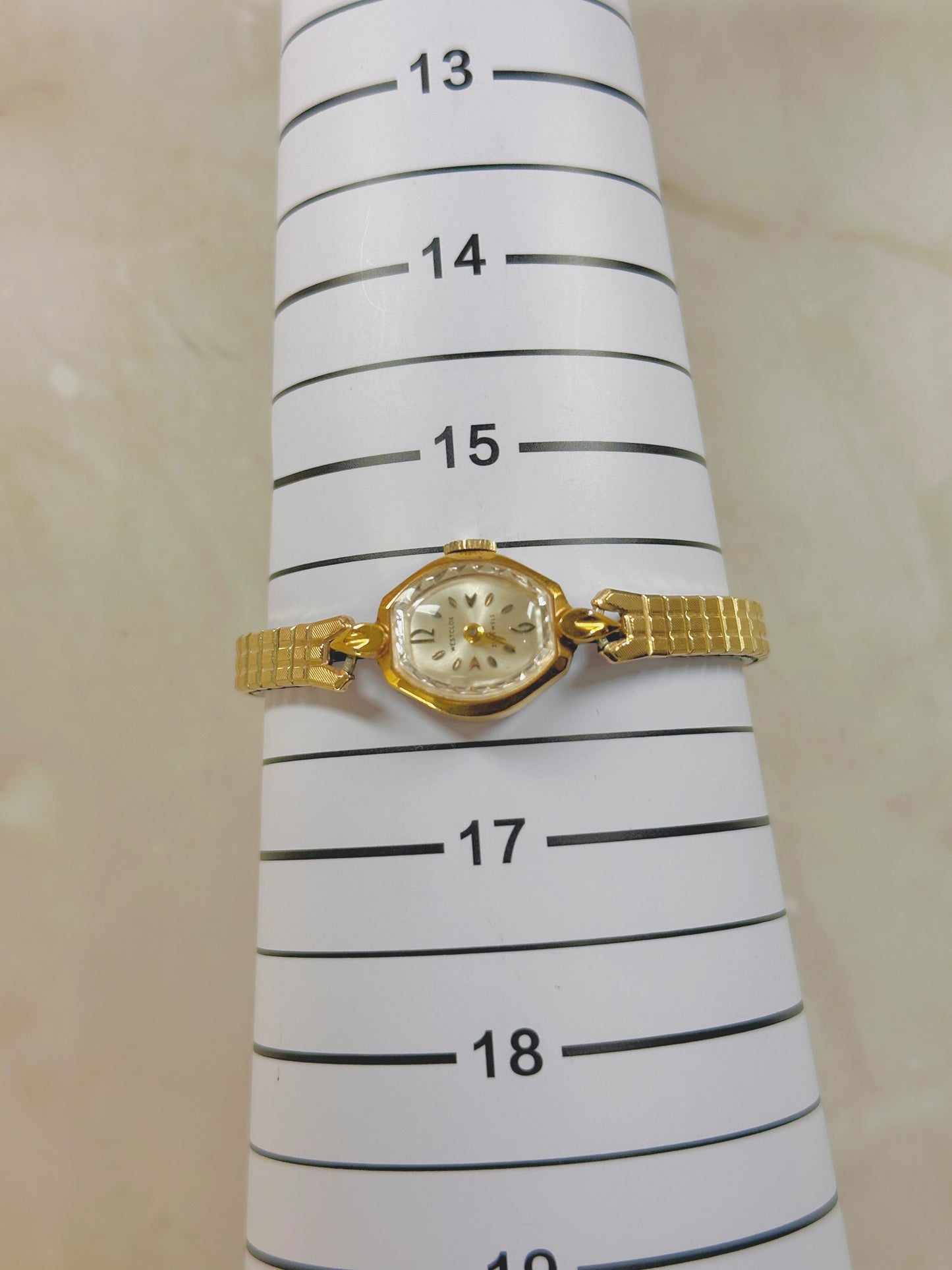Westclox Vintage Ladies Watch – Manual Wind – Gold-Tone Bracelet
