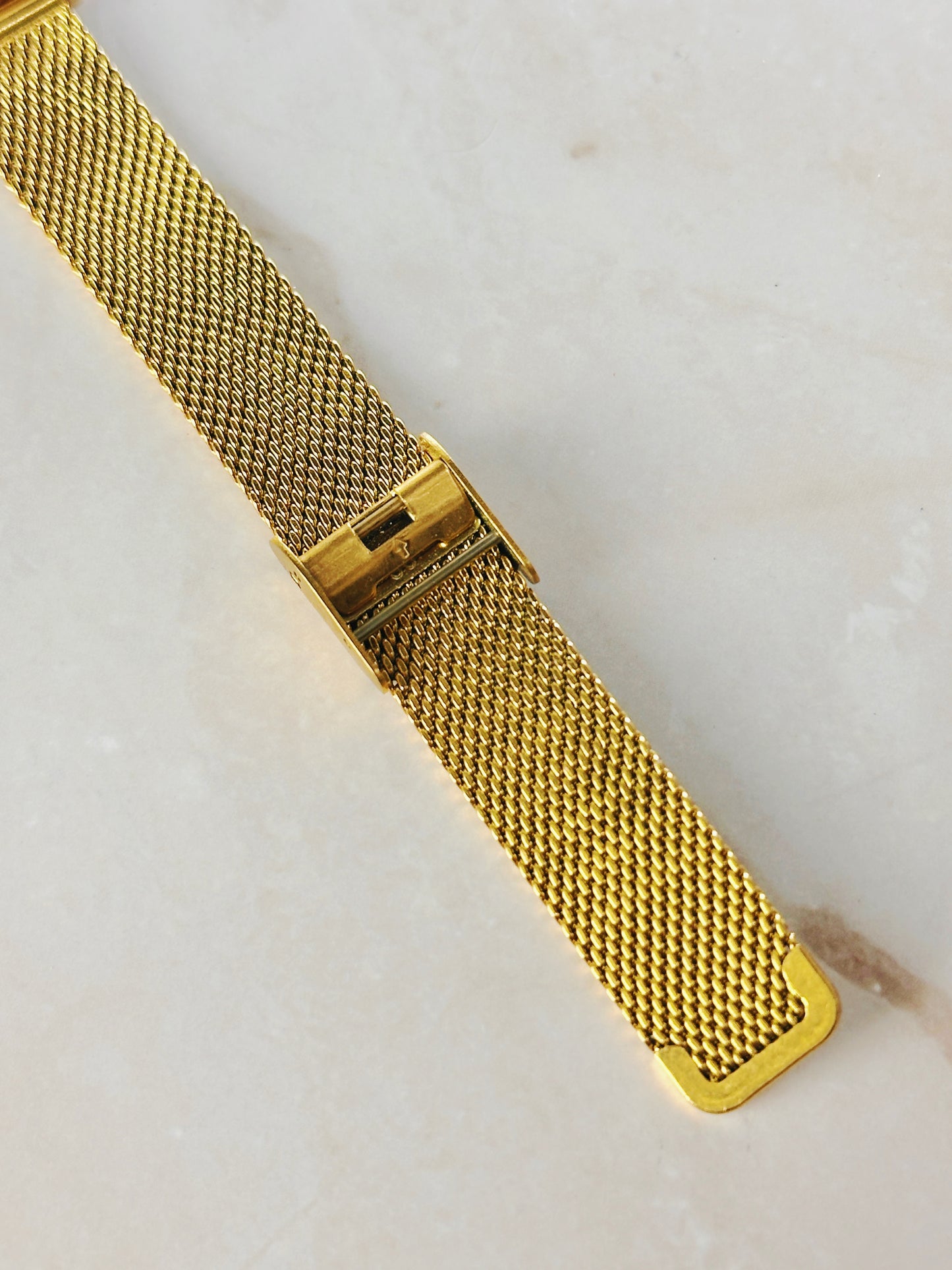 SK Shengke Gold Tone Rectangular Watch – Mesh Bracelet – Minimalist Dial – Quartz – New Battery