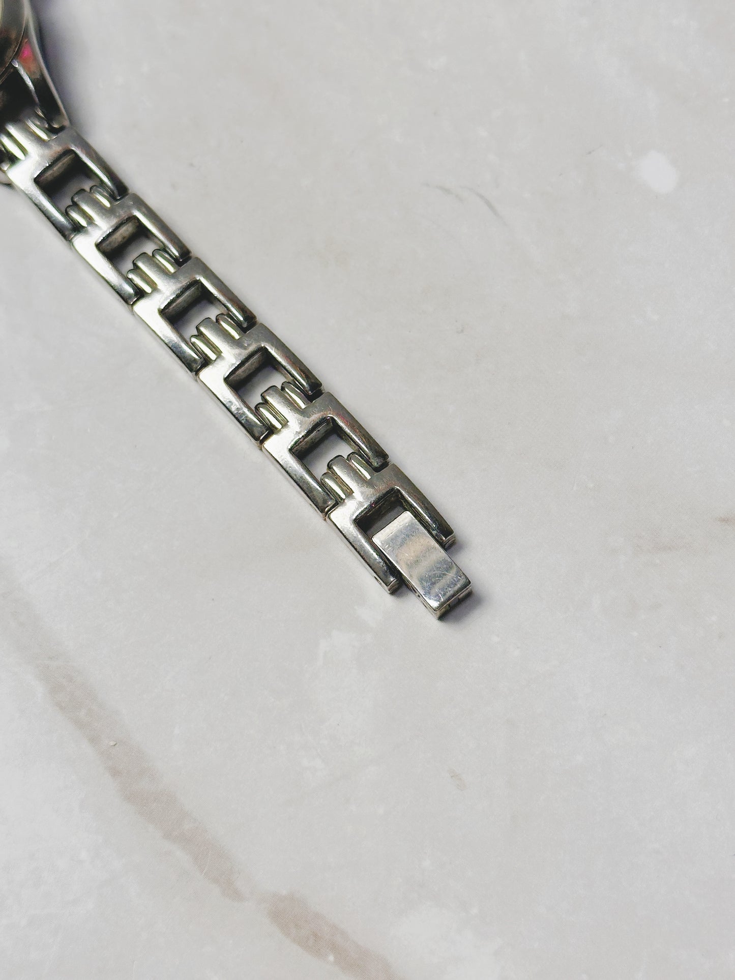 Silver Tone Analog Bracelet Watch – Minimalist Dial – Quartz – New Battery