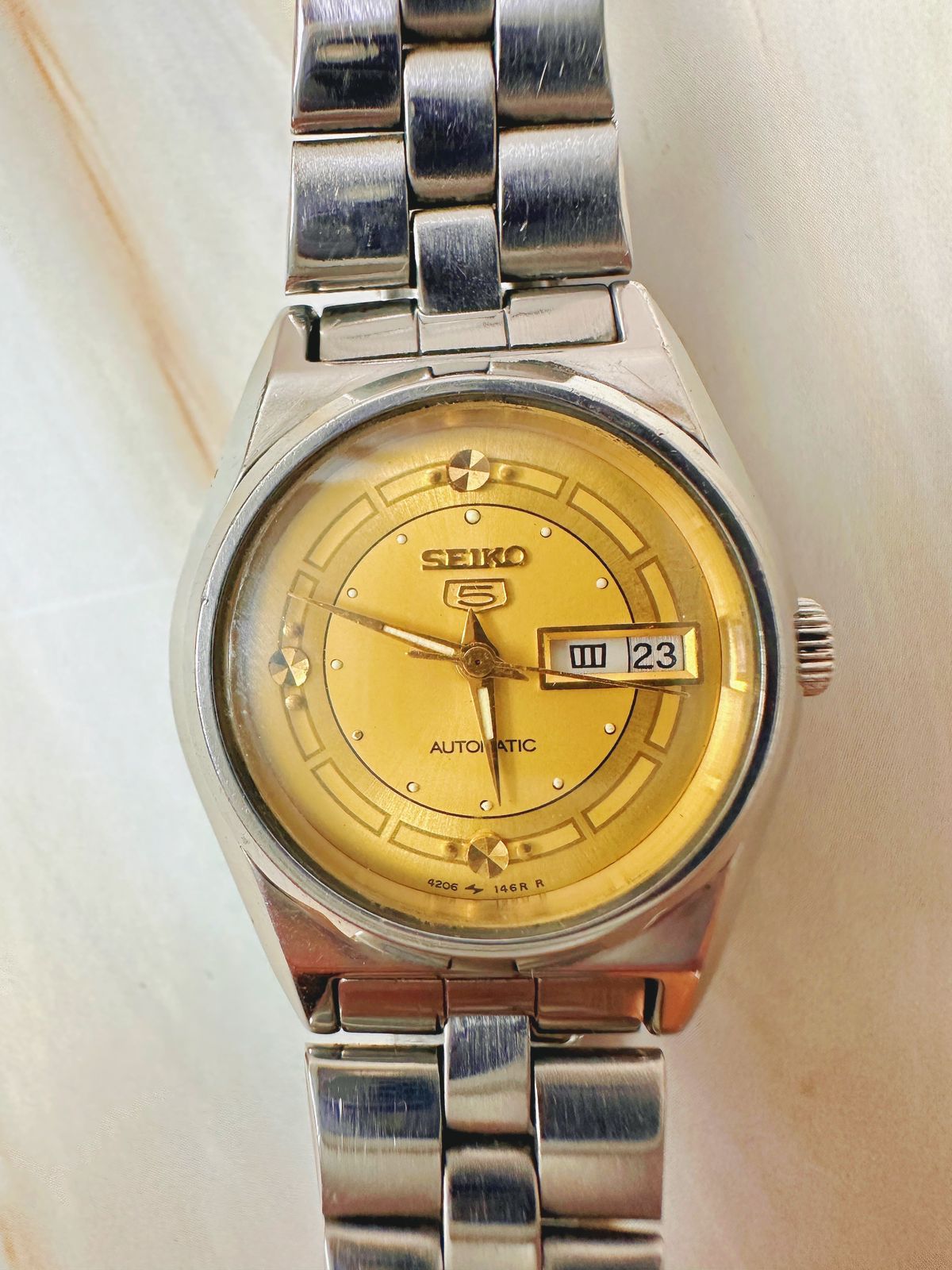 Seiko 5 Automatic Women’s Watch – Gold Dial – Day Date – 17 Jewels – Stainless Steel