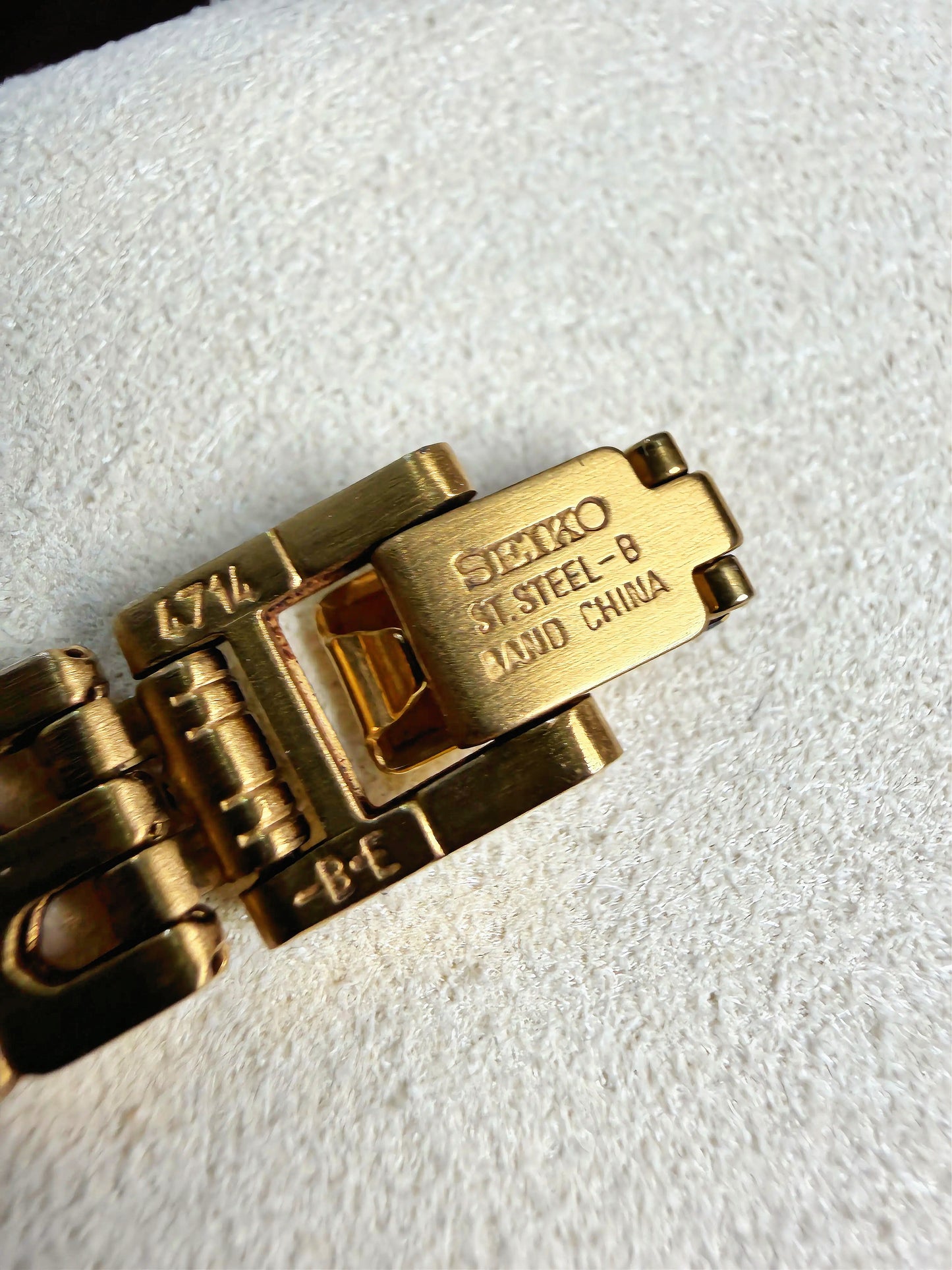 Vintage Seiko Women 1N00-1E09 Gold-Tone Quartz Analog 20 mm Watch (6" Bracelet)