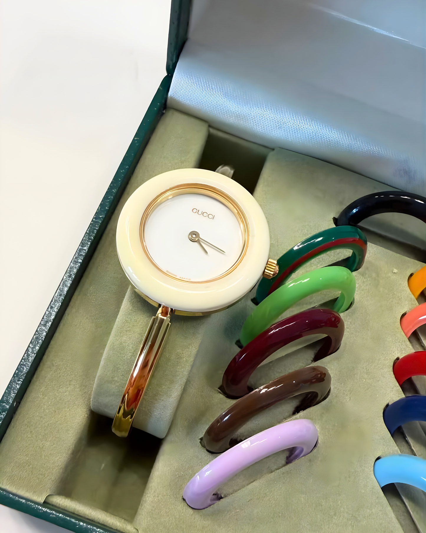 Gucci Interchangeable Bezel Watch Set – Quartz – Multicolor Bezels – Full Set – Excellent Condition