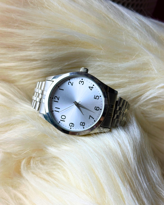 Vintage Silver Classic Men’s Stainless Steel Quartz Watch – Sunburst Dial