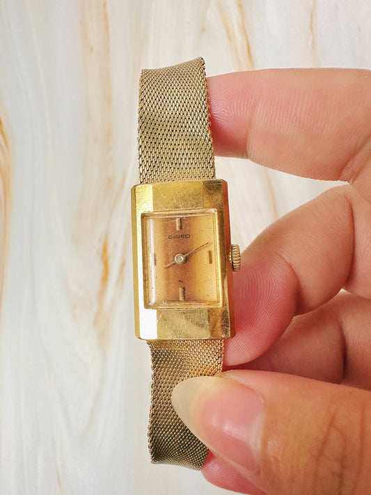 Seiko Ladies Vintage Watch – Manual Winding - Gold Tone Rectangular – Classic Dress Style
