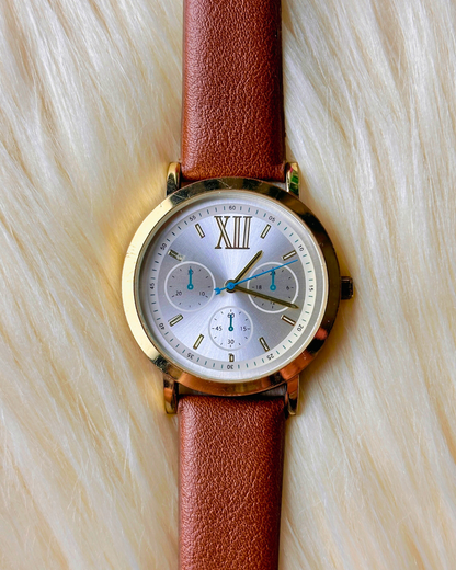 Vintage Quartz Chronograph-Style Watch – Silver Dial with Roman Numerals & Brown Leather Strap
