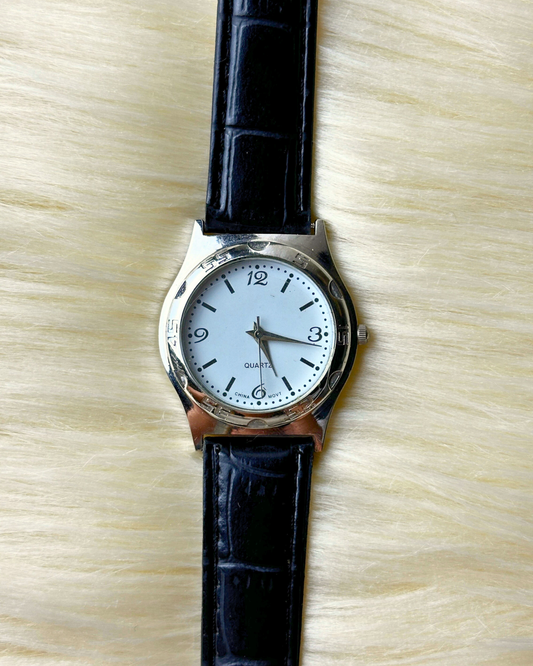 Vintage Ladies’ Silver-Tone Quartz Watch – White Dial