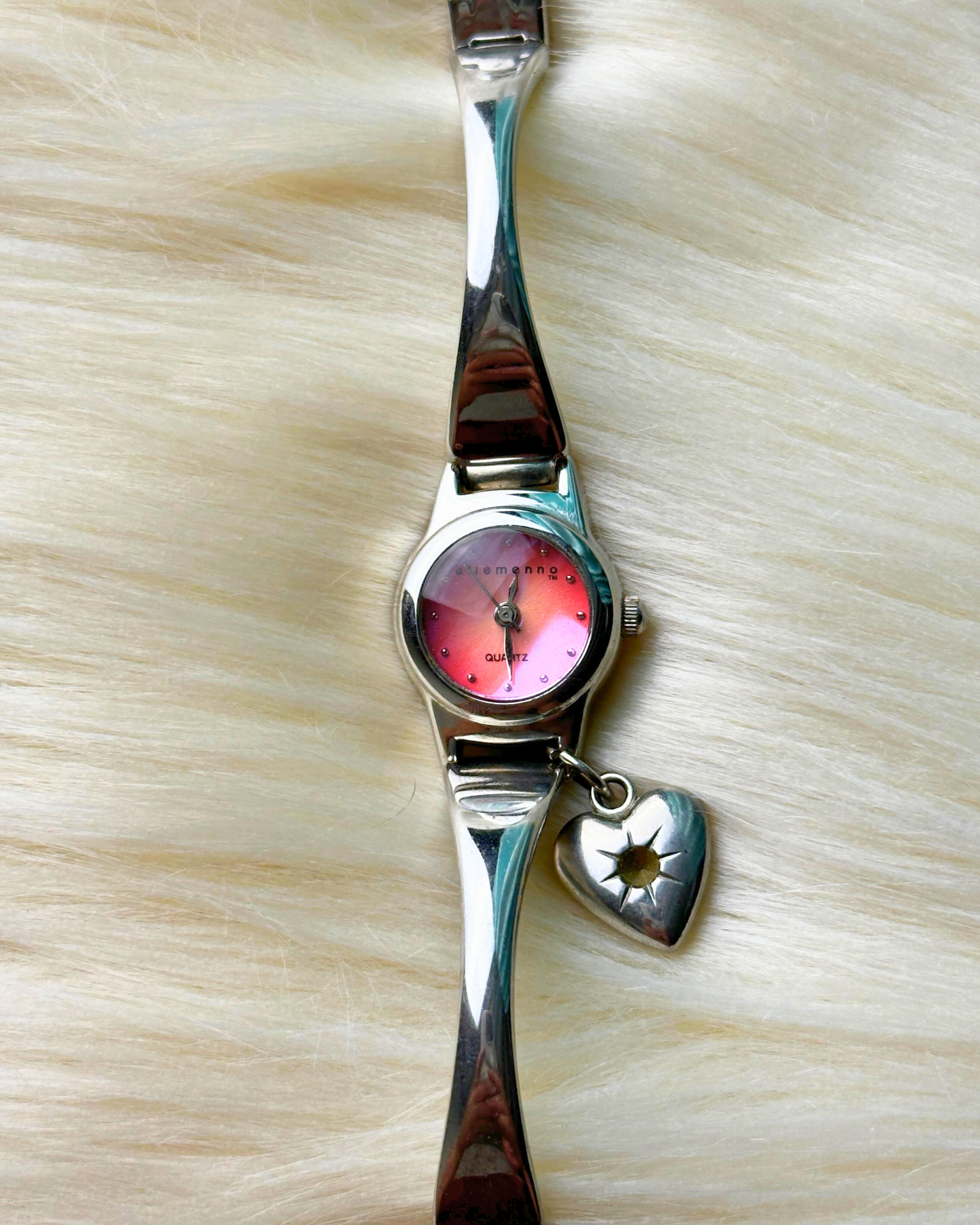 Vintage Ellemenno Ladies’ Silver-Tone Bracelet Quartz Watch – Pink Gradient Dial