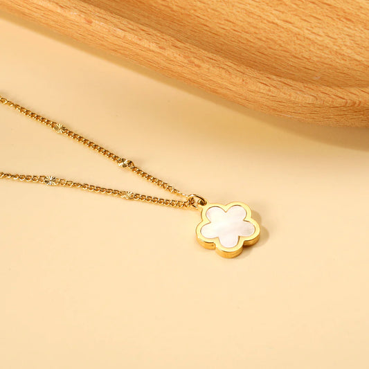 Mother of Pearl Clover Pendant Necklace