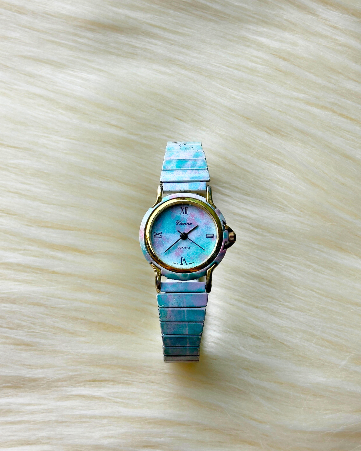 Vintage Vienna Ladies’ Iridescent Quartz Watch – Pastel Marble Dial