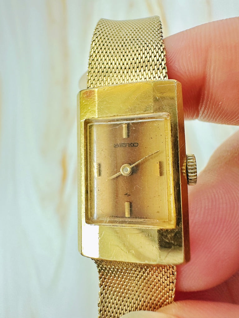 Seiko Ladies Vintage Watch – Manual Winding - Gold Tone Rectangular – Classic Dress Style