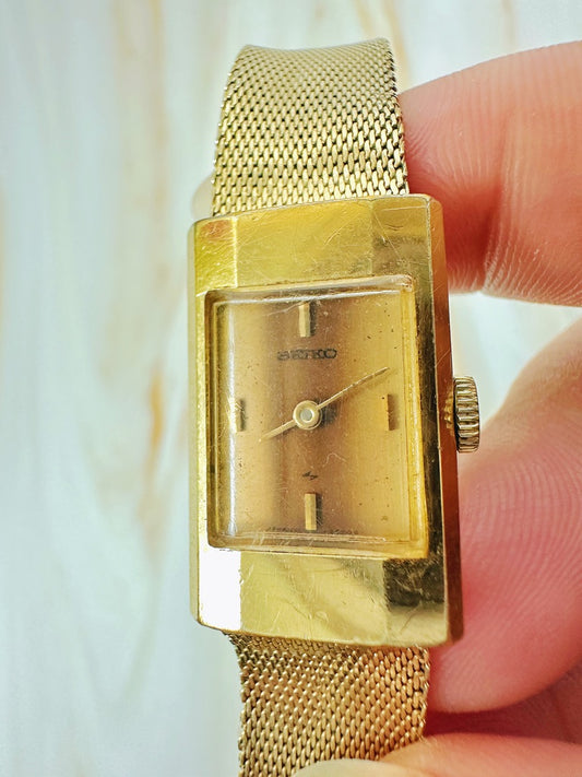 Seiko Ladies Vintage Watch – Manual Winding - Gold Tone Rectangular – Classic Dress Style