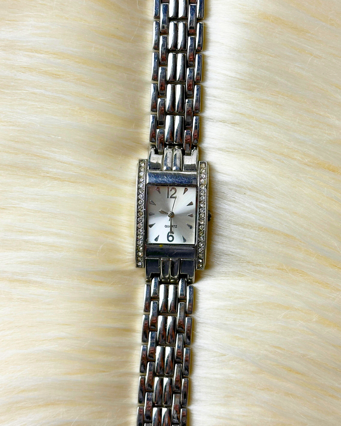 Vintage Silver-Tone Ladies’ Link Bracelet Quartz Watch – Rectangular Dial