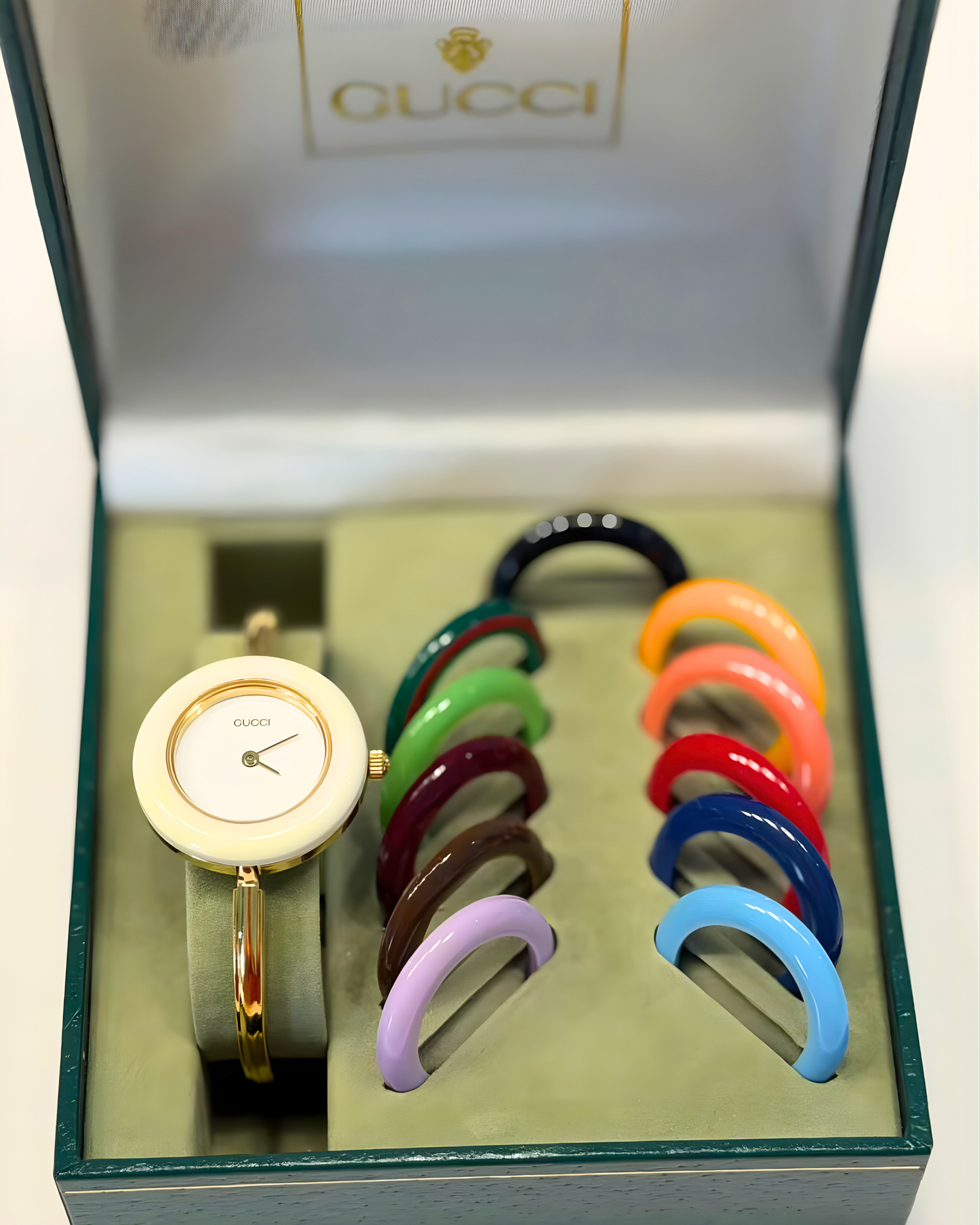 Gucci Interchangeable Bezel Watch Set – Quartz – Multicolor Bezels – Full Set – Excellent Condition