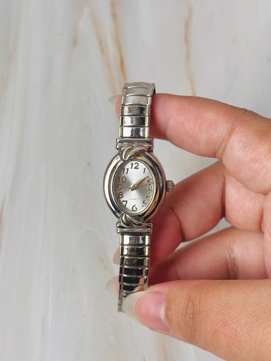Ladies Petite Watch – Silver Tone – Oval Case – Stretch Bracelet
