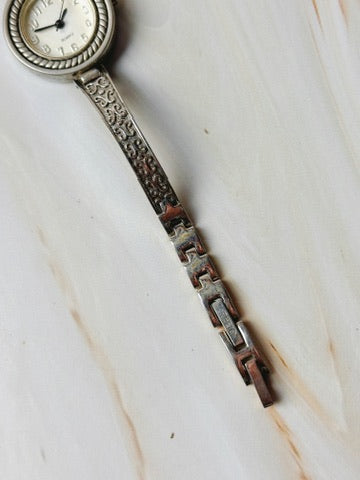 Vintage Women’s Bracelet Watch – Quartz – Ornate Silver Tone – Classic Design