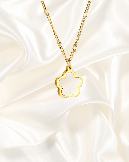 Mother of Pearl Clover Pendant Necklace