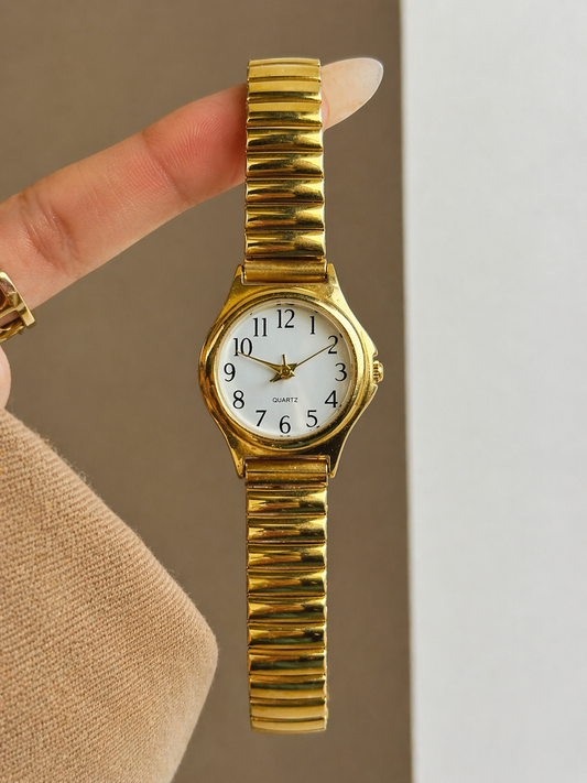 Gold-Tone Classic Dress Watch – White Dial – Quartz – Stretch Bracelet