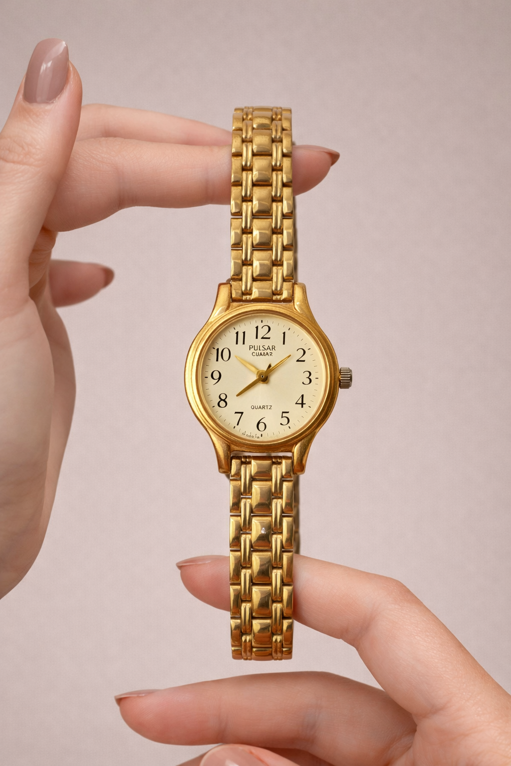 Pulsar Women’s Watch – Quartz – Gold Tone Bracelet – Champagne Dial