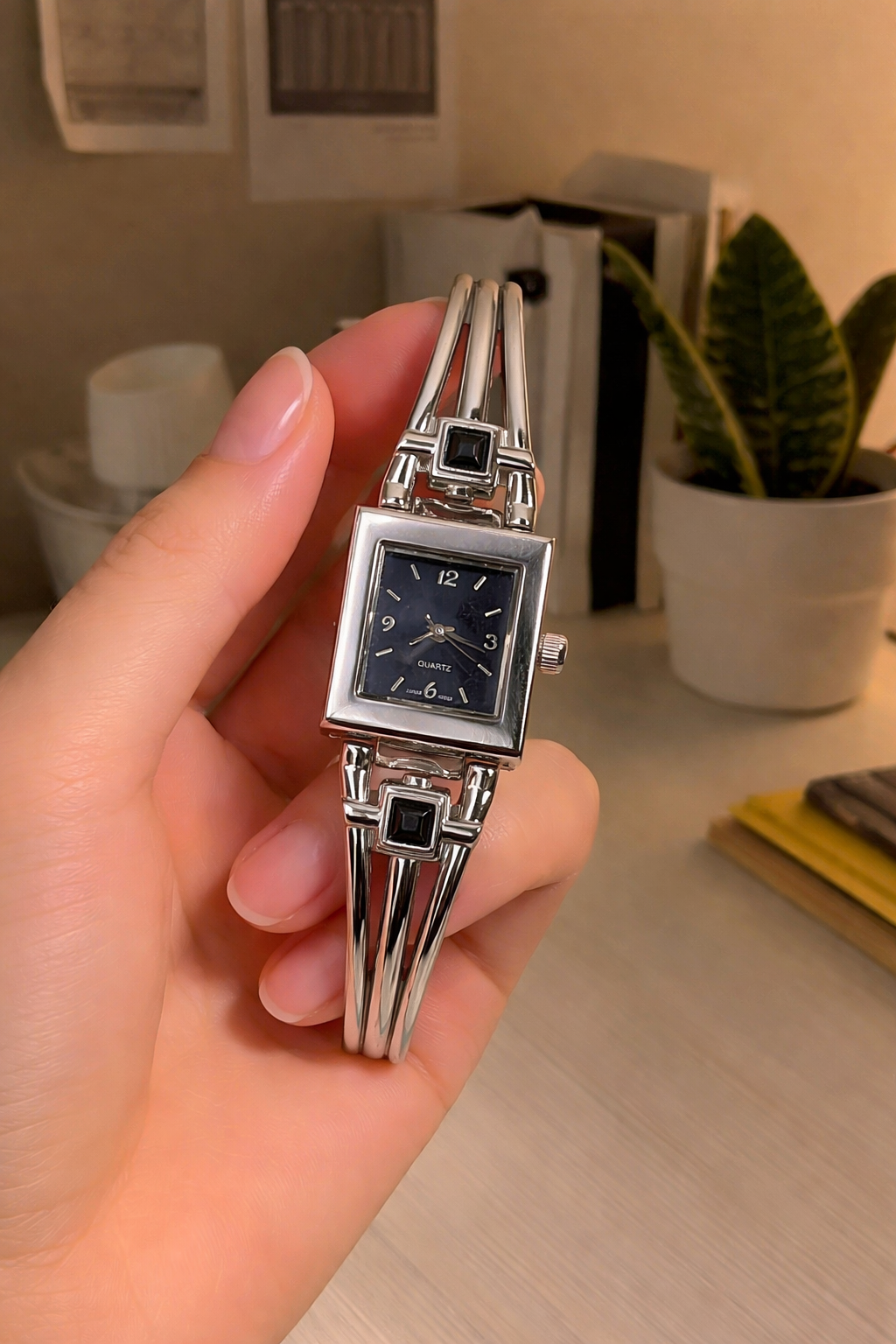 Ladies Bangle + Stretchable Watch – Silver Tone – Black Dial – Stretch Bracelet