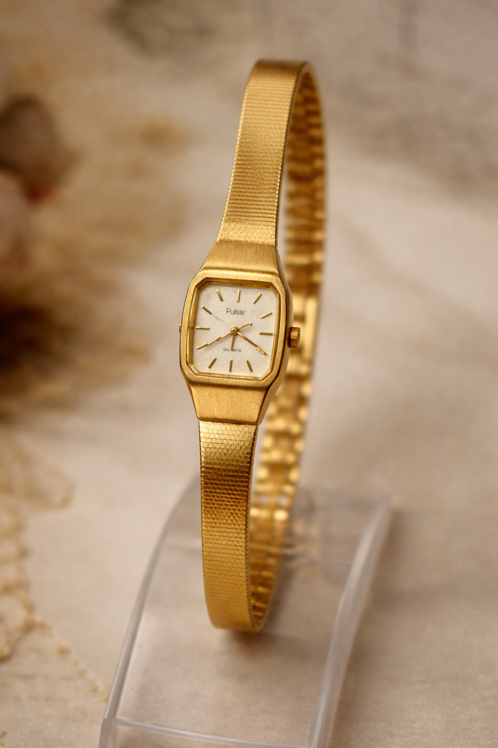 Pulsar Quartz Gold-Tone Ladies Watch – Textured Dial – Vintage Style