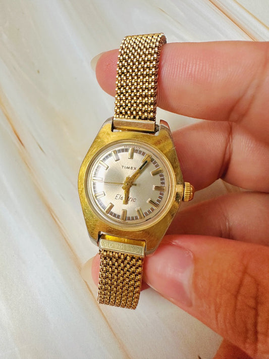 Vintage Timex Electric Women’s Watch – Gold Tone – Mesh Bracelet – Classic Retro