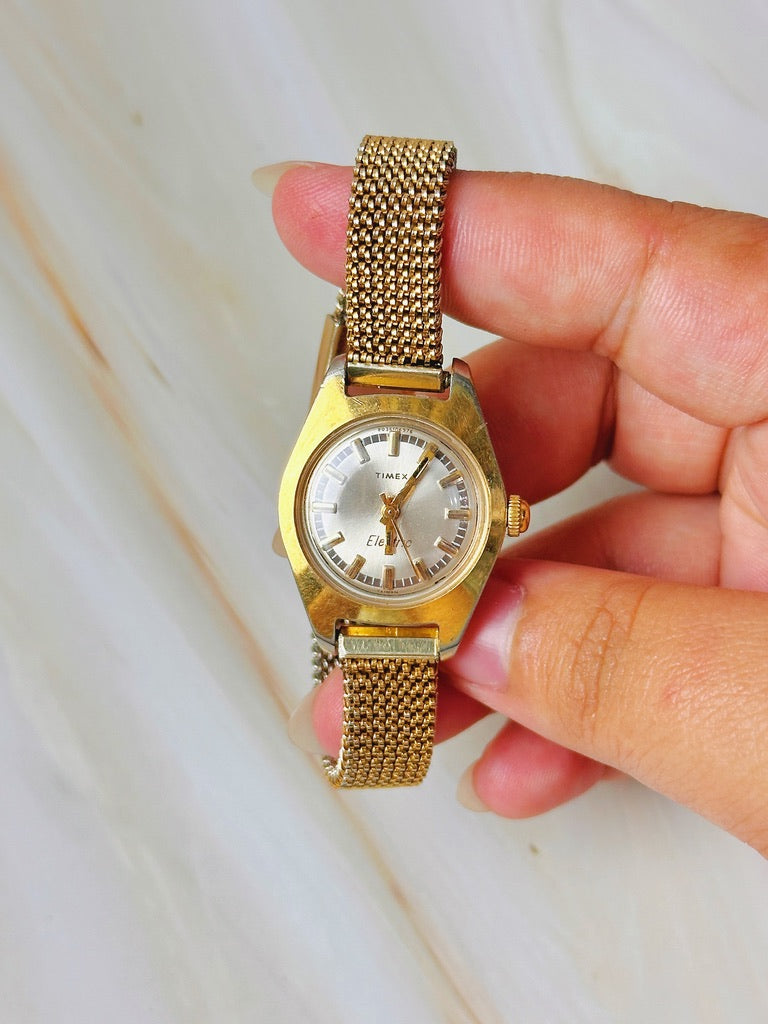 Vintage Timex Electric Women’s Watch – Gold Tone – Mesh Bracelet – Classic Retro