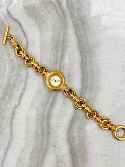 GUESS Vintage Quartz Watch – Cream Dial with Gold-Tone Chain Bracelet (WR 30M)