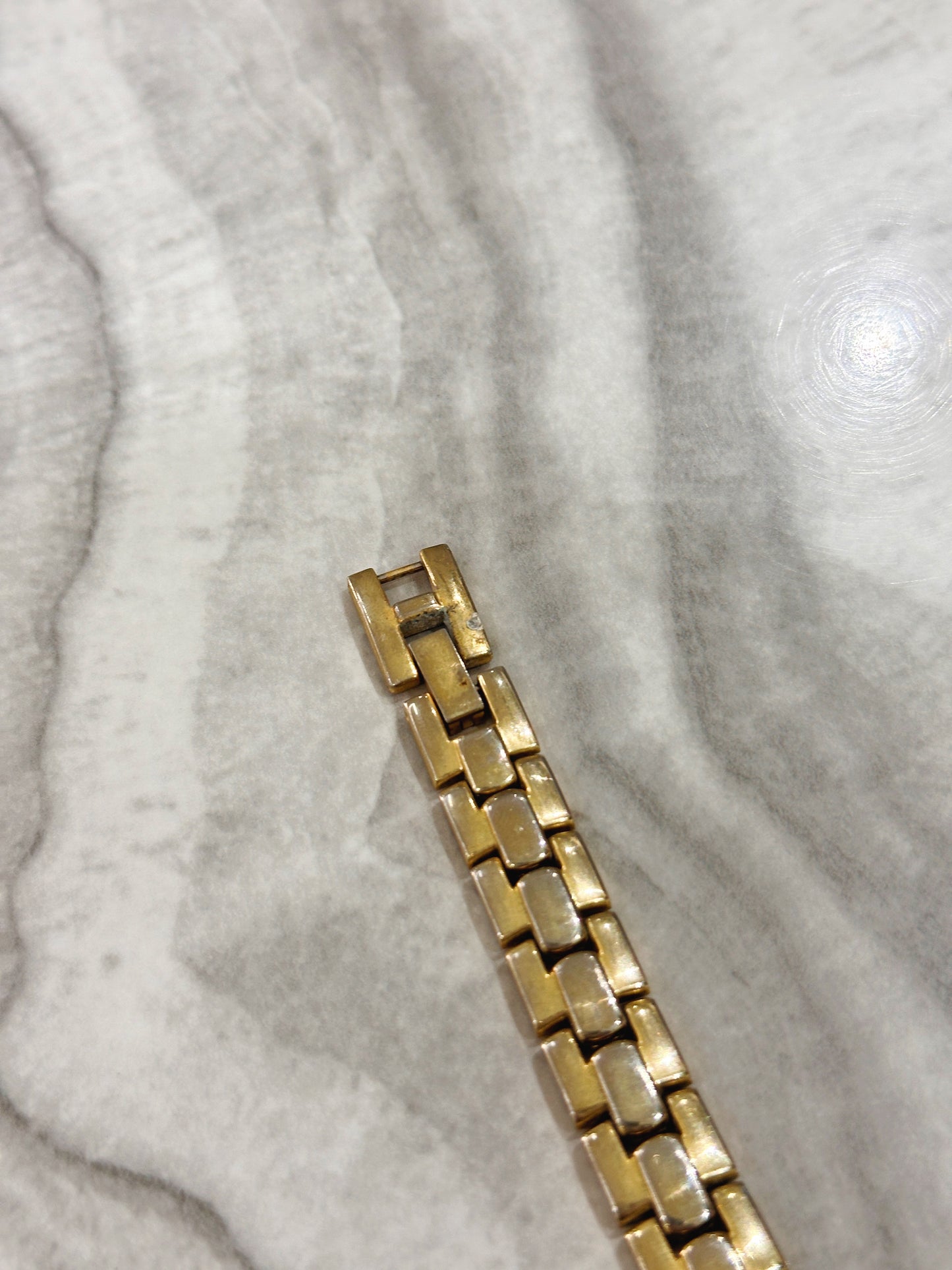 Novelle Quartz Watch – Gold-Tone Dial with Two-Tone Bracelet (Japan Movt, WR 30M)