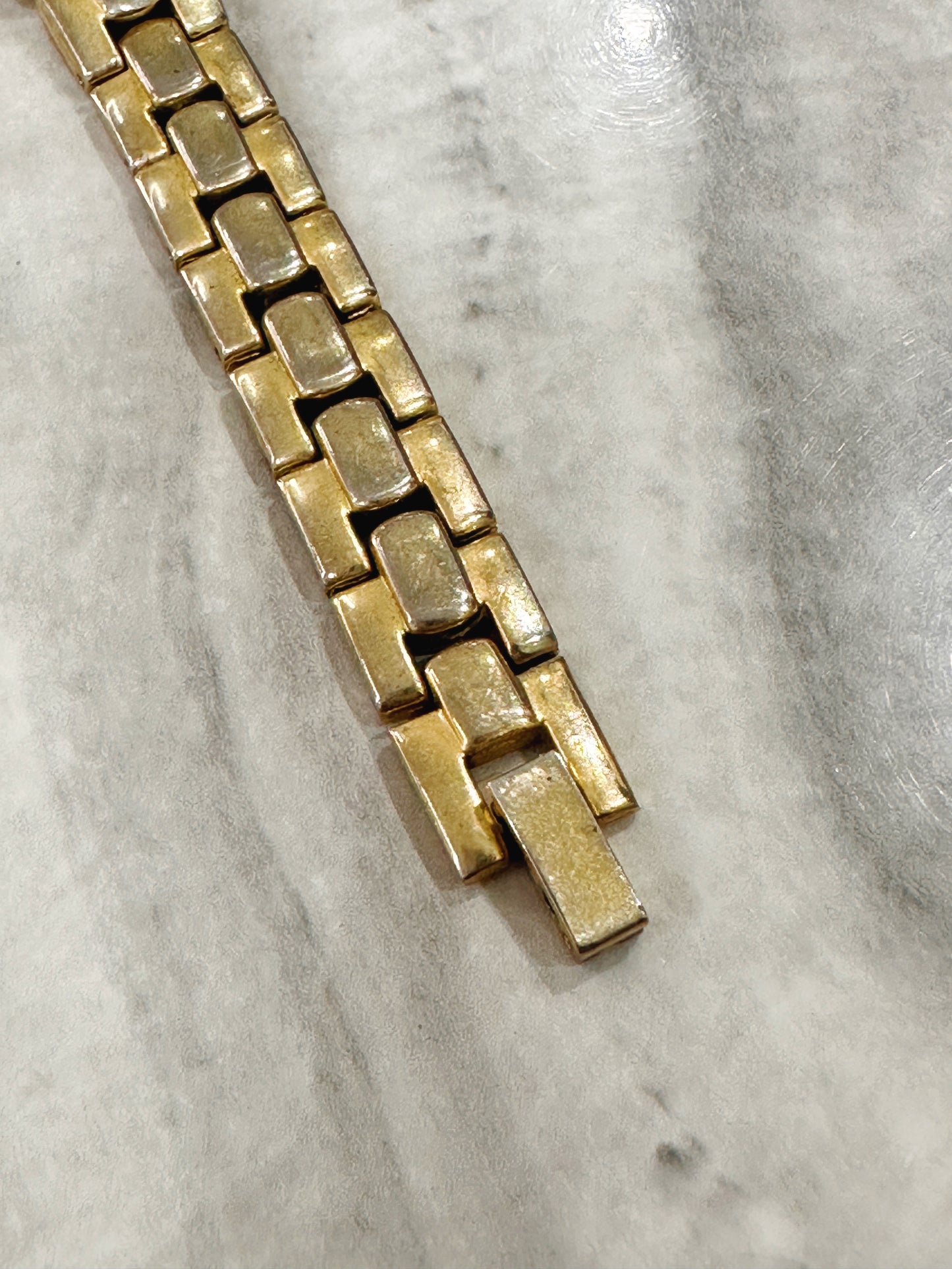 Novelle Quartz Watch – Gold-Tone Dial with Two-Tone Bracelet (Japan Movt, WR 30M)