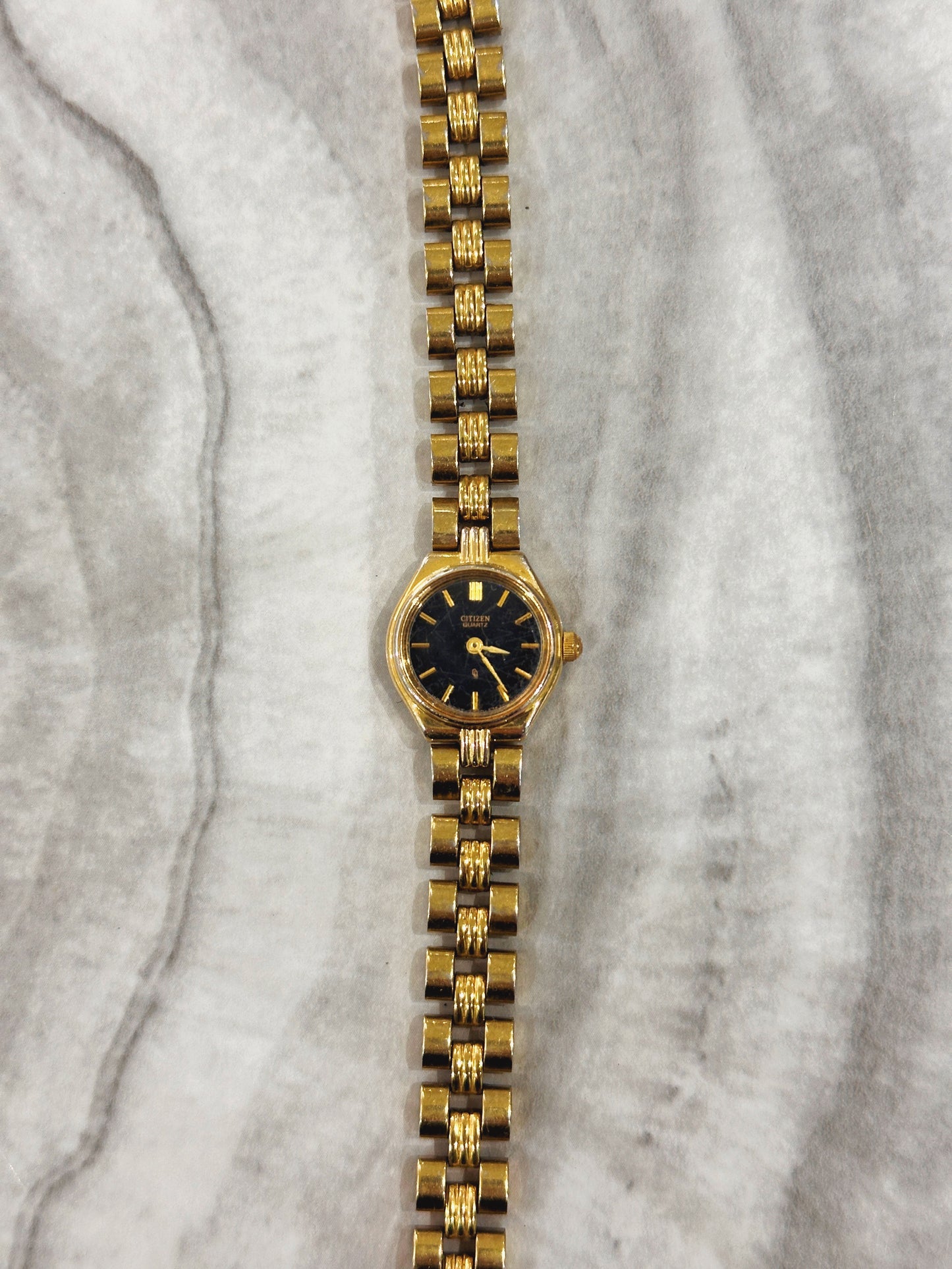 Citizen Quartz Watch – Black Dial with Gold-Tone Bracelet (WR 30M)