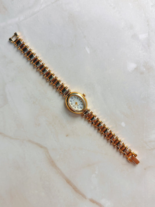 Timex Essentials Quartz Watch – White Dial with Two-Tone Bracelet (WR 30M)