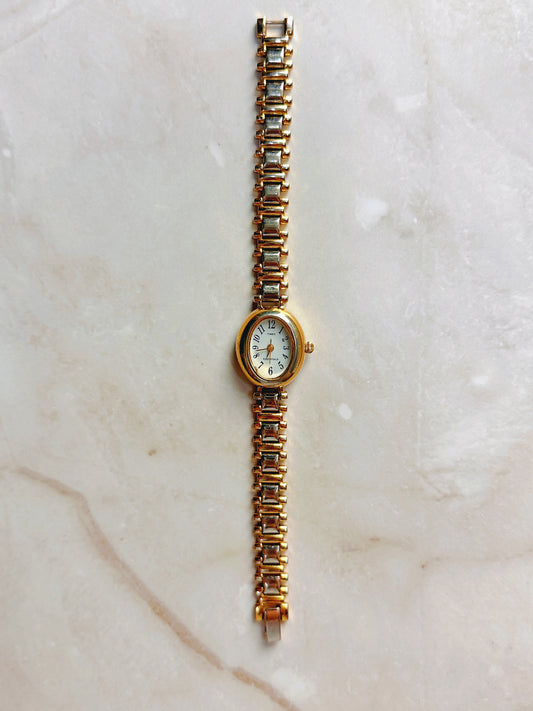 Timex Essentials Quartz Watch – White Dial with Two-Tone Bracelet (WR 30M)