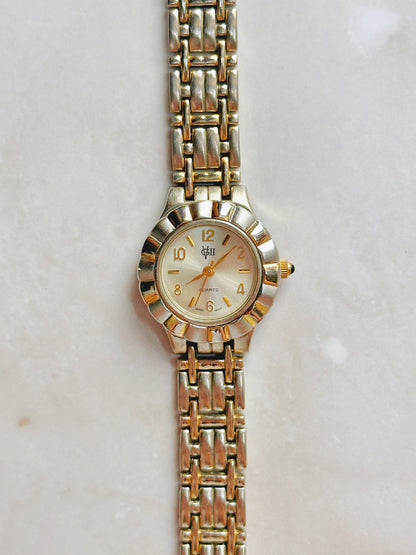 VG II Quartz Watch – Silver Sunburst Dial with Two-Tone Bracelet (Japan Movt, WR 30M)