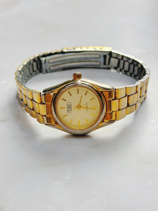 Toszi Quartz Watch – Gold Dial with Gold-Tone Bracelet (WR 30M)