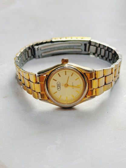 Toszi Quartz Watch – Gold Dial with Gold-Tone Bracelet (WR 30M)