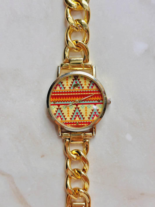 Tribal Pattern Quartz Watch – Multicolor Dial with Gold-Tone Chain Bracelet (WR 30M)