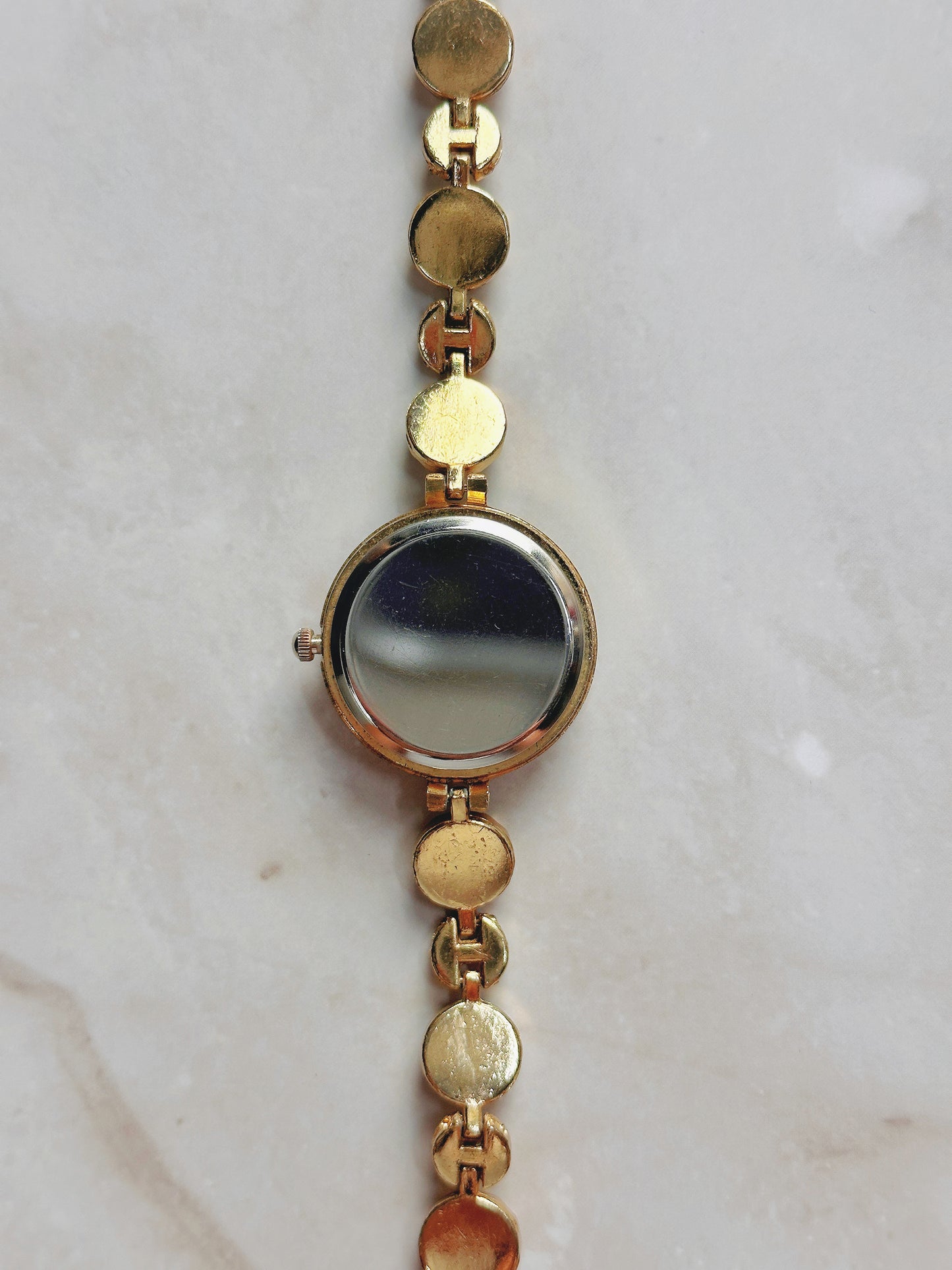Jesou Quartz Watch – Pink Sunburst Dial with Gold-Tone Crystal Bracelet (WR 30M)