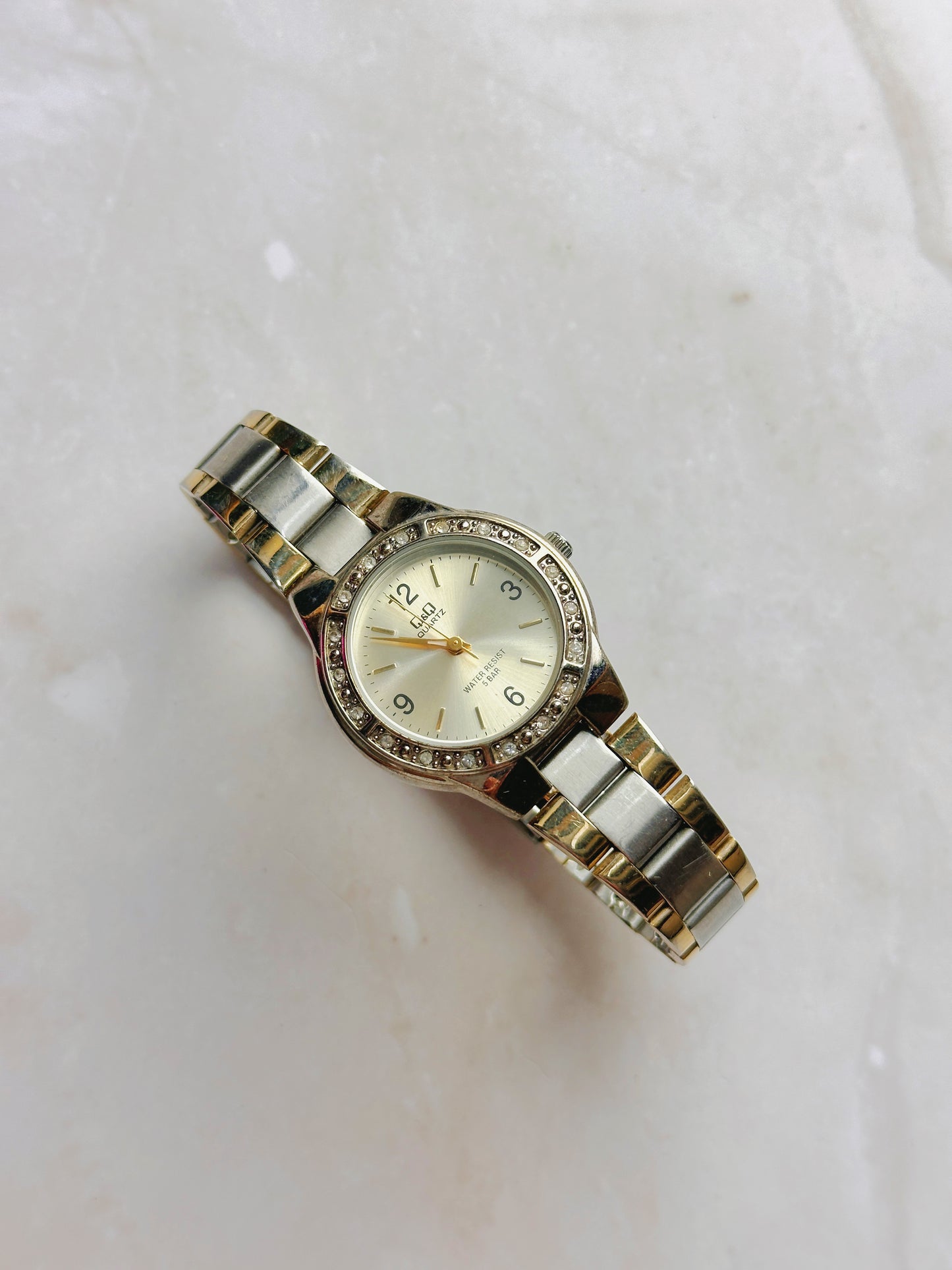 Q&Q Quartz Watch – Two-Tone Bracelet with Crystal Bezel (Water Resist 5 BAR)