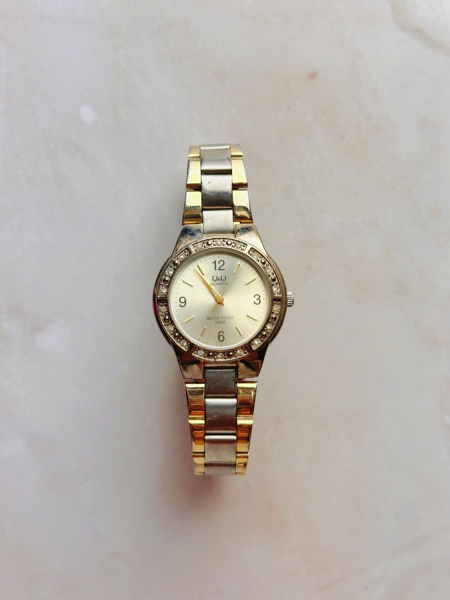 Q&Q Quartz Watch – Two-Tone Bracelet with Crystal Bezel (Water Resist 5 BAR)