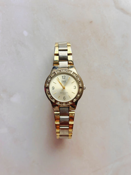 Q&Q Quartz Watch – Two-Tone Bracelet with Crystal Bezel (Water Resist 5 BAR)