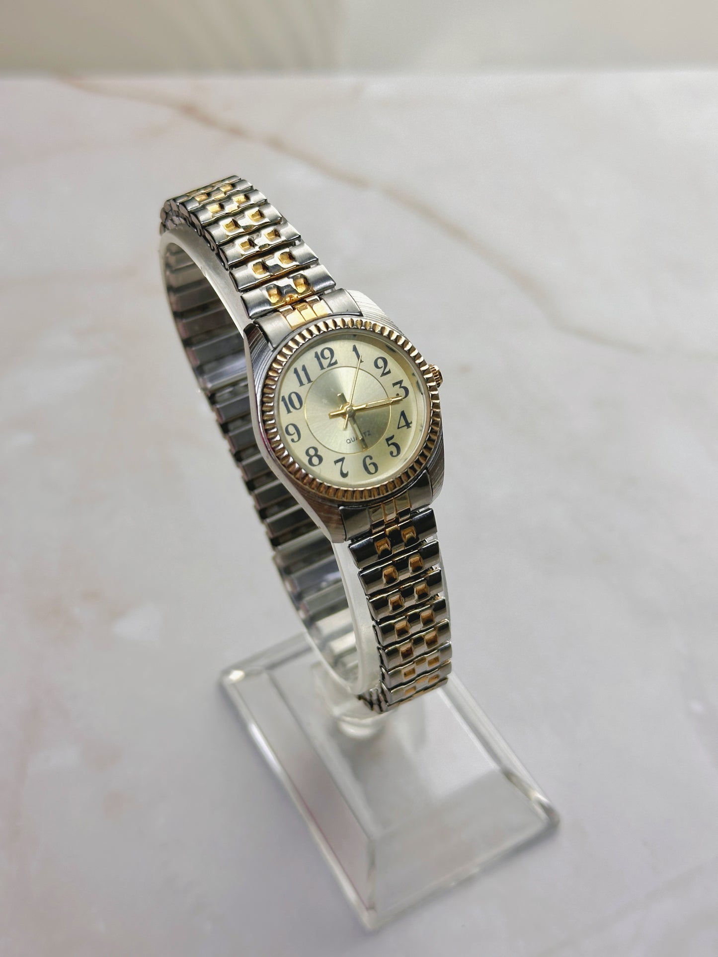 Vintage Two-Tone Women’s Quartz Watch – Fluted Bezel – Gold Dial – Stretch Bracelet