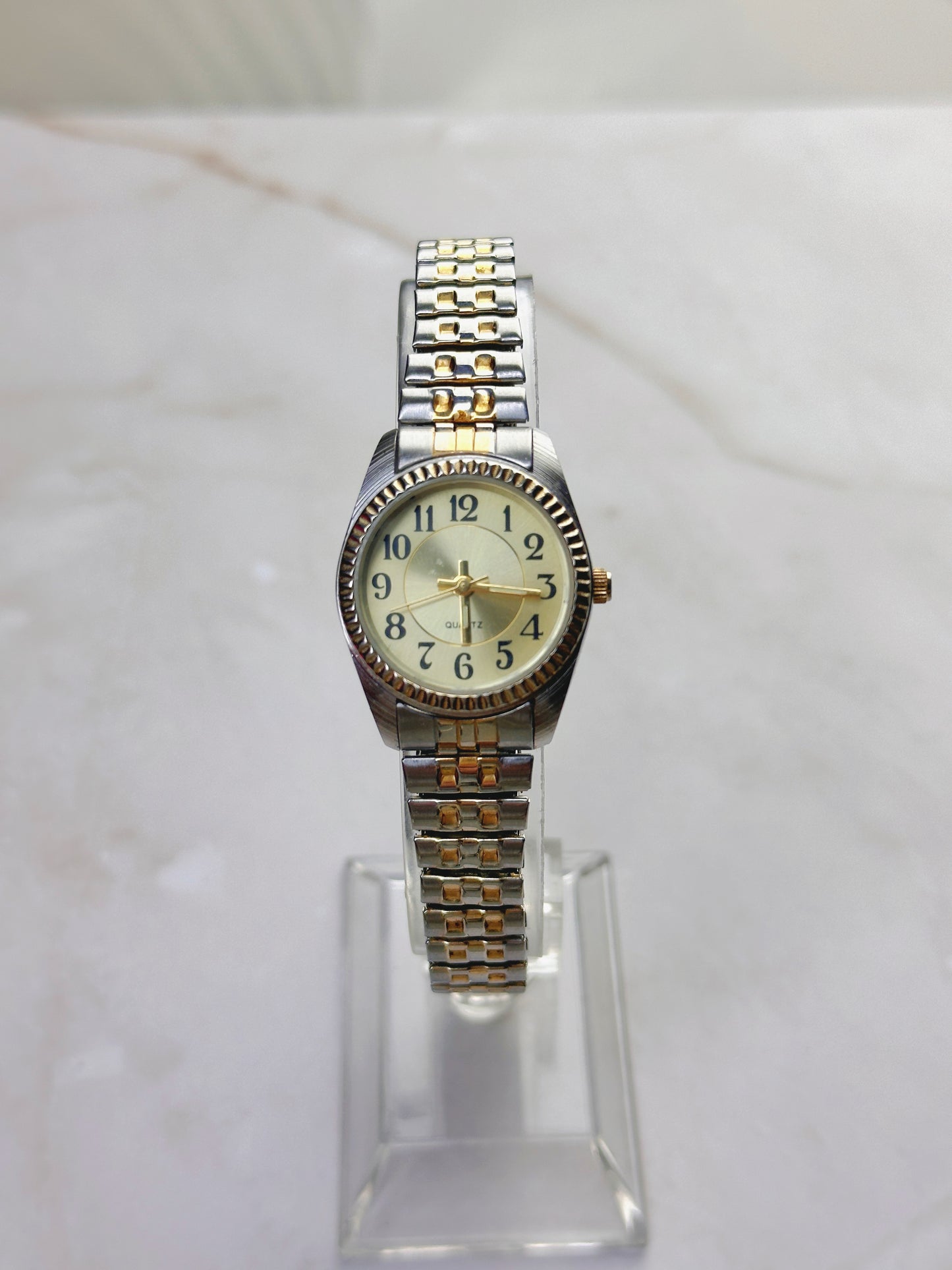 Vintage Two-Tone Women’s Quartz Watch – Fluted Bezel – Gold Dial – Stretch Bracelet