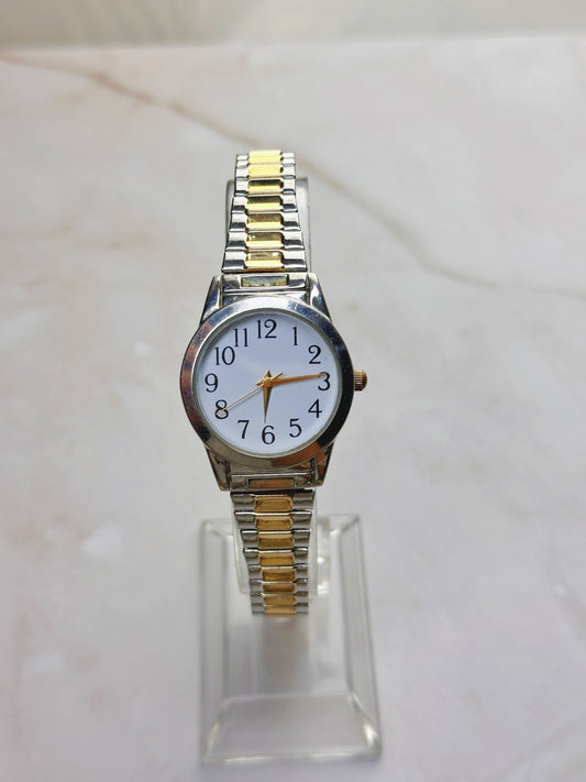 Vintage Two-Tone Women’s Quartz Watch – White Dial – Gold & Silver Bracelet – Classic Dress Style