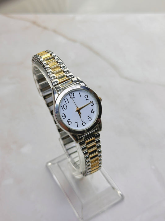 Vintage Two-Tone Women’s Quartz Watch – White Dial – Gold & Silver Bracelet – Classic Dress Style